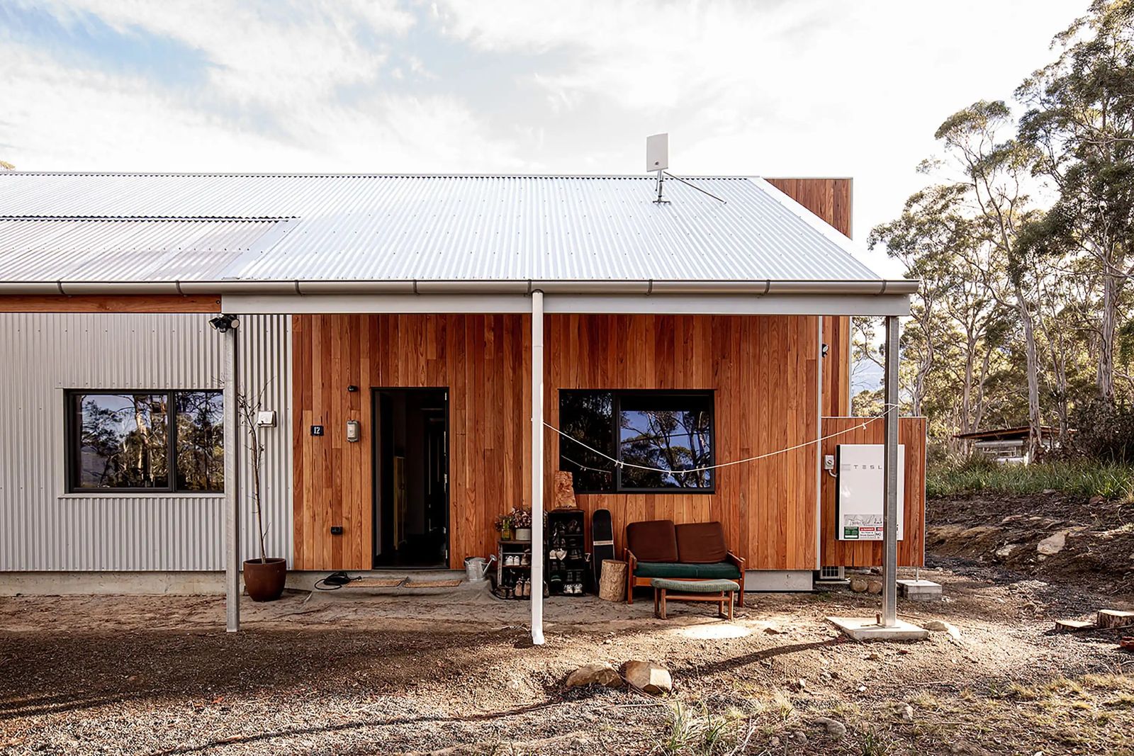 Corrugated Cabin, Leslie Vale